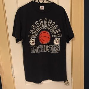 Vintage Uconn Women’s Basketball tee